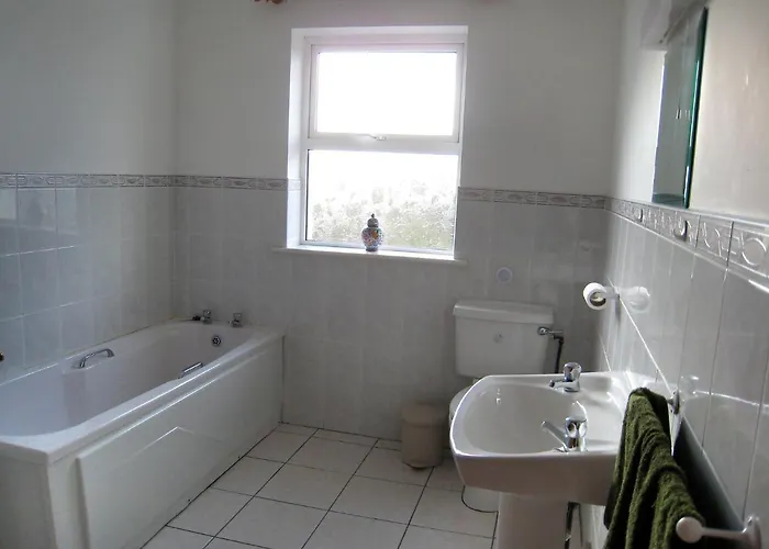 Holiday home Glenvale By Interhome Valley